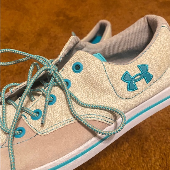 UNDER ARMOUR. Women’s shoes. - Picture 2 of 5
